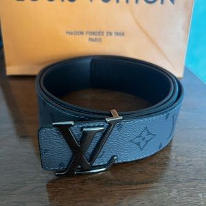 Louis Vuitton reversible belt size 90 worn about 10-15 times